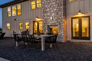 24166 Dodds Rd, Bend, OR 97701 - Photo 70