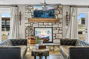 24166 Dodds Rd, Bend, OR 97701 - Photo 16