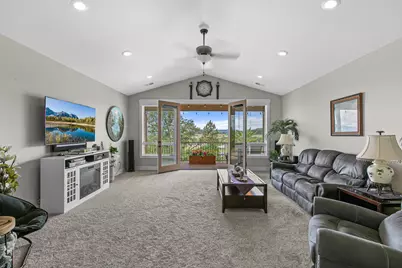 218 Cambridge Terrace, Eagle Point, OR 97524 - Photo 6