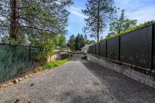 1126 NW Morgan Ln, Grants Pass, OR 97526 - Photo 56