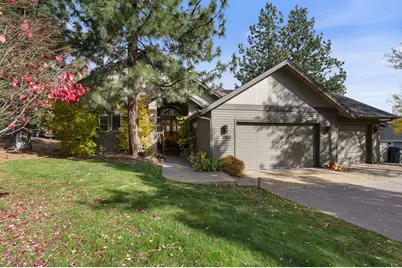 2932 NW Fairway Heights Drive, Bend, OR 97703 - Photo 4