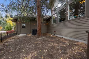 2932 NW Fairway Heights Dr, Bend, OR 97703 - Photo 56