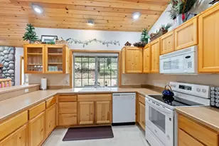 57584 Whistler Ln, Sunriver, OR 97707 - Photo 24