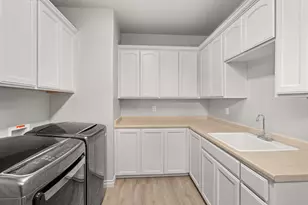 131 Bellerive Dr, Eagle Point, OR 97524 - Photo 26