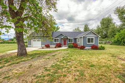 4626 N Pacific Highway, Central Point, OR 97502 - Photo 1