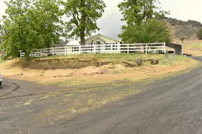 40300 Kahler Basin Road, Spray, OR 97874 - Photo 22