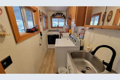 40300 Kahler Basin Road, Spray, OR 97874 - Photo 12