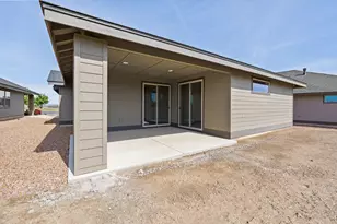 2528 NW Redwood Cir, Redmond, OR 97756 - Photo 6