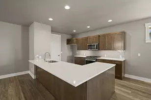 2525 NW Redwood Cir, Redmond, OR 97756 - Photo 14