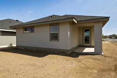 2525 NW Redwood Circle #18, Redmond, OR 97756 - Photo 4