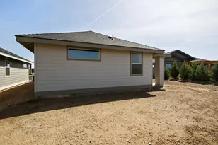 2525 NW Redwood Cir, Redmond, OR 97756 - Photo 6