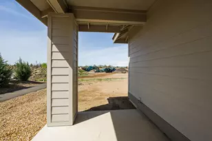 2525 NW Redwood Cir, Redmond, OR 97756 - Photo 8