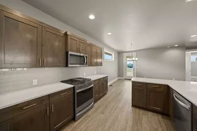 2525 NW Redwood Circle #18, Redmond, OR 97756 - Photo 16