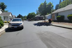 805 Bower Ln, Grants Pass, OR 97527 - Photo 34