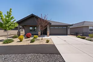 2622 NW Redwood Cir, Redmond, OR 97756 - Photo 2