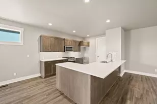 2522 NW Redwood Cir, Redmond, OR 97756 - Photo 14