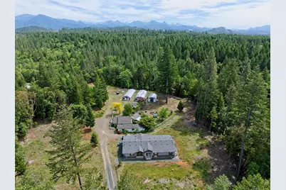 261 White Oak Drive, Cave Junction, OR 97523 - Photo 2