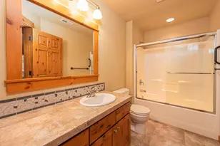 19501 Pond Meadow Ave, Bend, OR 97702 - Photo 22