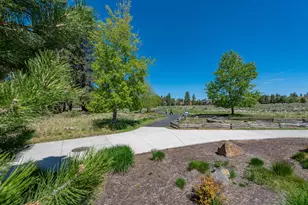 19501 Pond Meadow Ave, Bend, OR 97702 - Photo 42