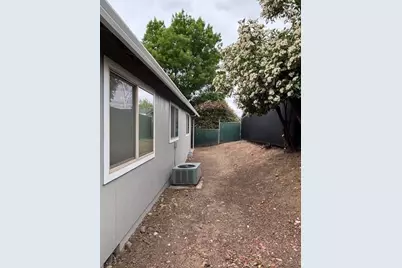 2225 New Haven Drive, Central Point, OR 97502 - Photo 10