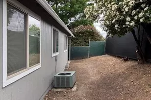 2225 New Haven Dr, Central Point, OR 97502 - Photo 10