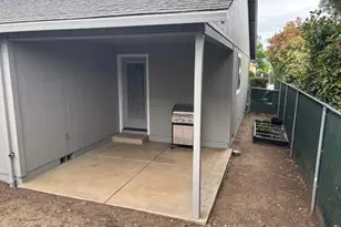 2225 New Haven Dr, Central Point, OR 97502 - Photo 8