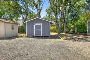 225 Wilson Rd, Central Point, OR 97502 - Photo 26