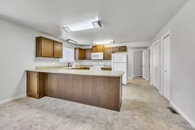 225 Wilson Road, Central Point, OR 97502 - Photo 10