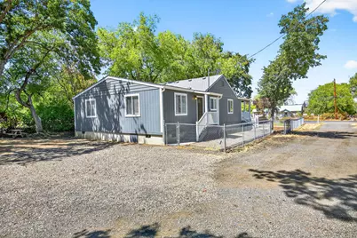 225 Wilson Road, Central Point, OR 97502 - Photo 4