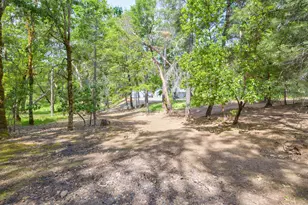 900 Shadow Hills Dr, Grants Pass, OR 97526 - Photo 40