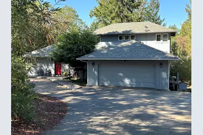 900 Shadow Hills Drive, Grants Pass, OR 97526 - Photo 2