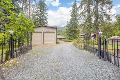 3840 Almar Road, Grants Pass, OR 97527 - Photo 1