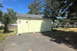 346 SW Dover Ln, Metolius, OR 97741 - Photo 2