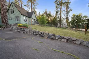 1027 Lakeshore Dr, Klamath Falls, OR 97601 - Photo 2
