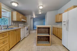 52084 Red Pine, La Pine, OR 97739 - Photo 10