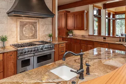 18883 Sutherland Court, Bend, OR 97702 - Photo 12