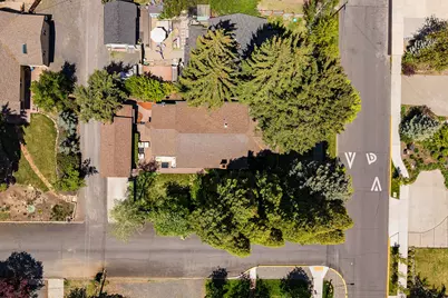 305 NW Columbia Street, Bend, OR 97703 - Photo 42