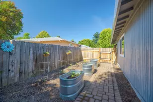 539 James St, Talent, OR 97540 - Photo 22