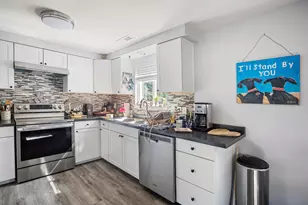 539 James St, Talent, OR 97540 - Photo 12