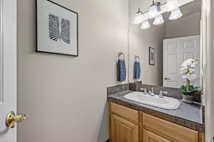 19571 SW Simpson Ave, Bend, OR 97702 - Photo 30