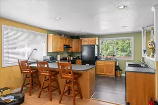 6041 Sterling Creek Rd, Jacksonville, OR 97530 - Photo 10