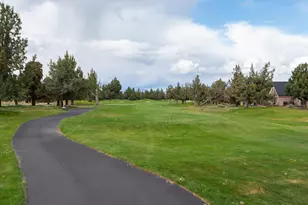 8825 Canyon Wren Ct, Redmond, OR 97756 - Photo 30