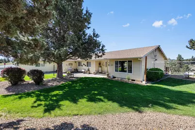 851 SE Rancho Lane, Madras, OR 97741 - Photo 2