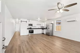 748 SW Madison St, Madras, OR 97741 - Photo 6