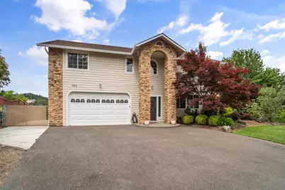 1553 Panoramic Loop, Grants Pass, OR 97527 - Photo 4