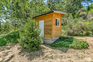 2555 Old Military Rd, Central Point, OR 97502 - Photo 30