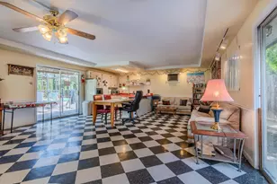 349 W Pine St, Central Point, OR 97502 - Photo 10