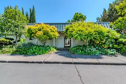 349 W Pine Street, Central Point, OR 97502 - Photo 28