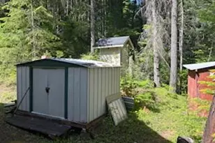 261 Fay Ln, Wolf Creek, OR 97497 - Photo 8