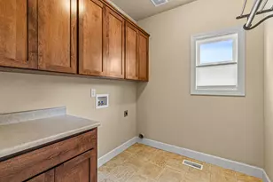 1135 Shake Dr, Central Point, OR 97502 - Photo 28